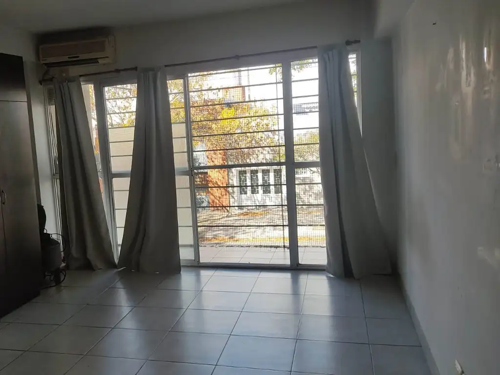 Villa Urquiza, Dpto Monoambiente Divisible Alquiler 47m2 totales, frente, c/ balcón, SUM c/ parrilla