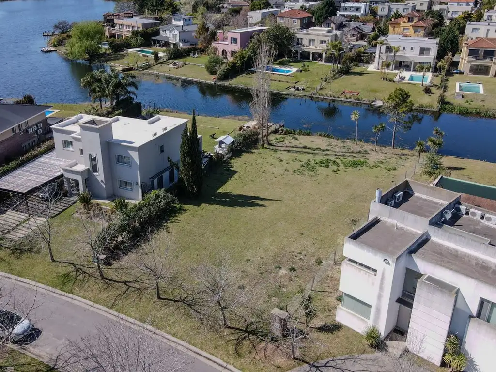 LOTE AL AGUA - BARRIO SANTA CATALINA - VILLANUEVA