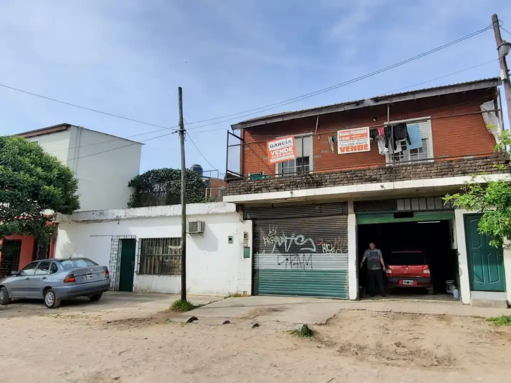 VENTA EN BLOQUE DEPTO 4 AMB - 2 LOCALES BARRIO POLICIAL PADUA