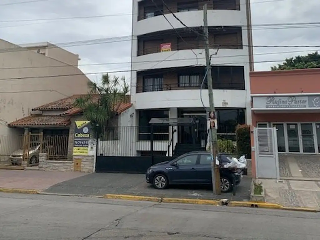 Departamento de 4 ambientes con cochera en Quilmes centro