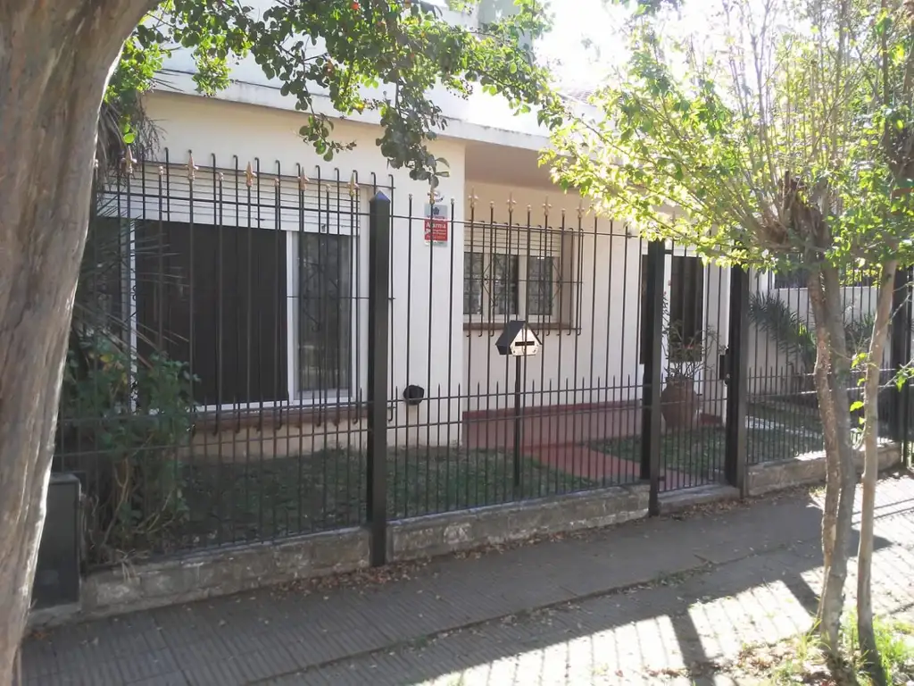 Casa - Venta - Argentina, San Miguel - Conesa 380