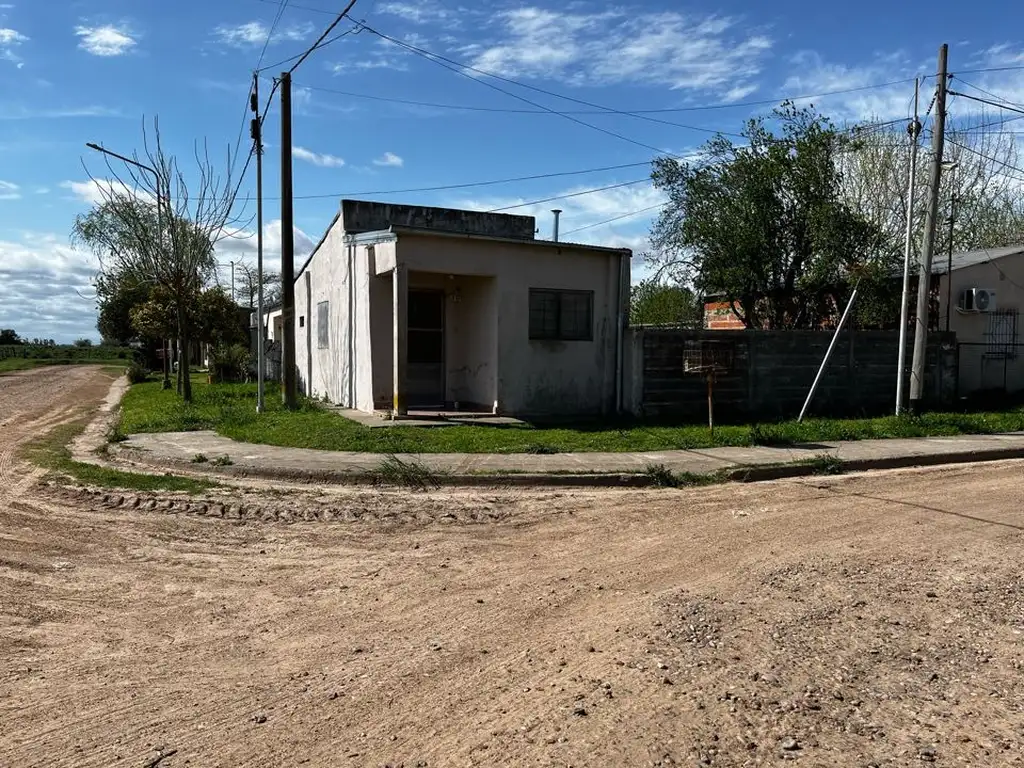 Vendo Casa un dormitorio en Caseros, Entre Ríos.