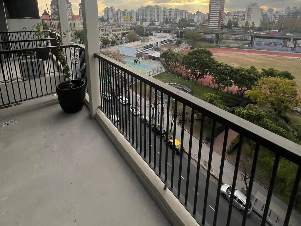 Departamento en  venta con balcón al frente