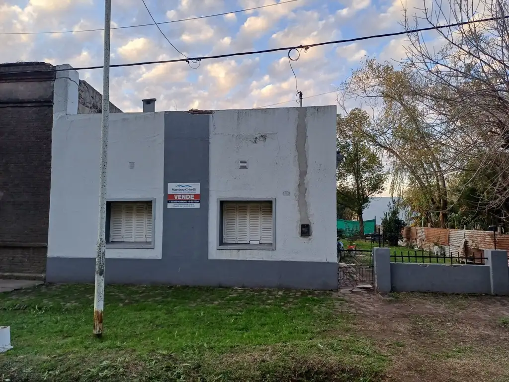 Casa de dos habitaciones en Santa Lucía. Oportunidad!