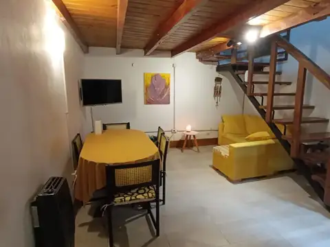 CASA DE PASILLO EN VENTA LOURDES 2 DORM CON PATIO