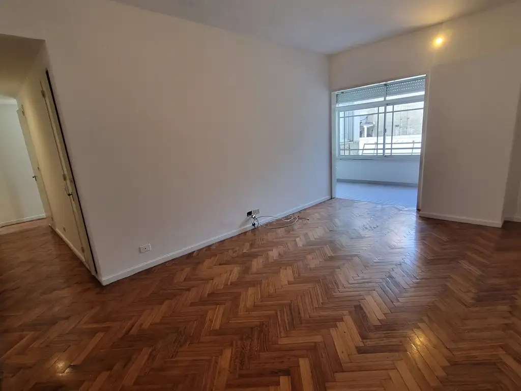 RESERVADO. SEMIPISO 3 AMB BAULERA RECOLETA EDIFICIO SOLIDO DUEÑO DIR. ALQUILA  AV  LAS HERAS 2012 11B esq Junin contactar por WhatsApp botón  verde abajo, gracias