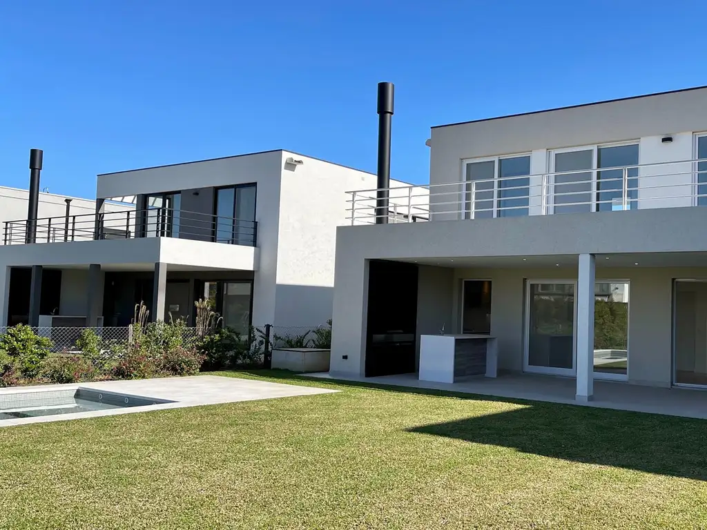 Impecable casa en Lote interno en CASTAÑOS, Nordelta