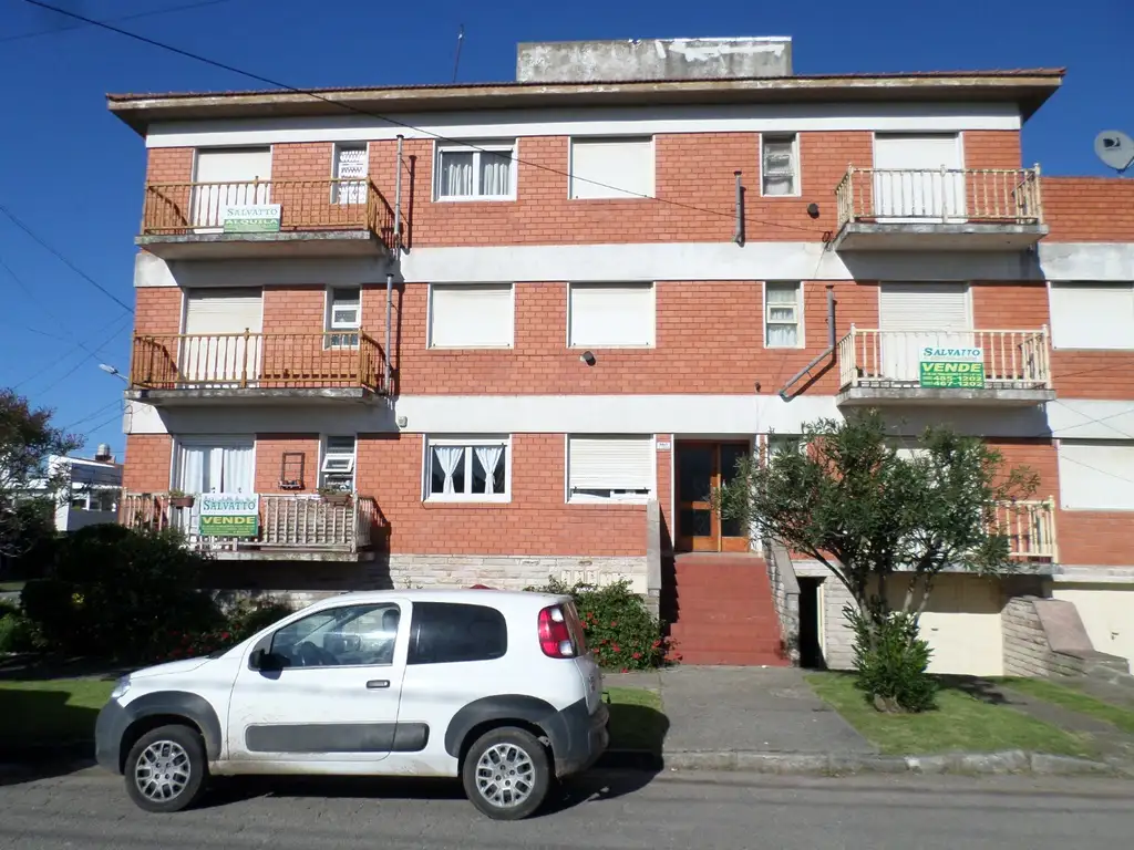 DEPARTAMENTO DE 2 AMBIENTES IMPECABLE ESTADO A LA CALLE CON BALCON