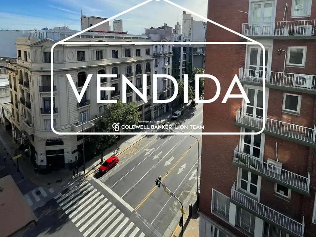 VENTA Oficina en Monserrat Av Belgrano Luminosa 72 m2 Piso alto Esquina