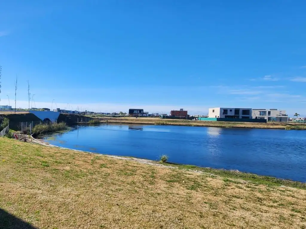 Lote en  Riberas con vista a la laguna