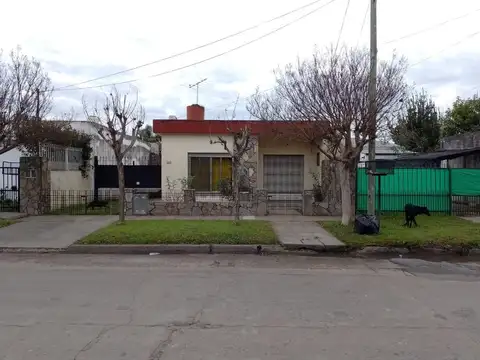 Casa en venta de 2 dormitorios c/ cochera en Matheu