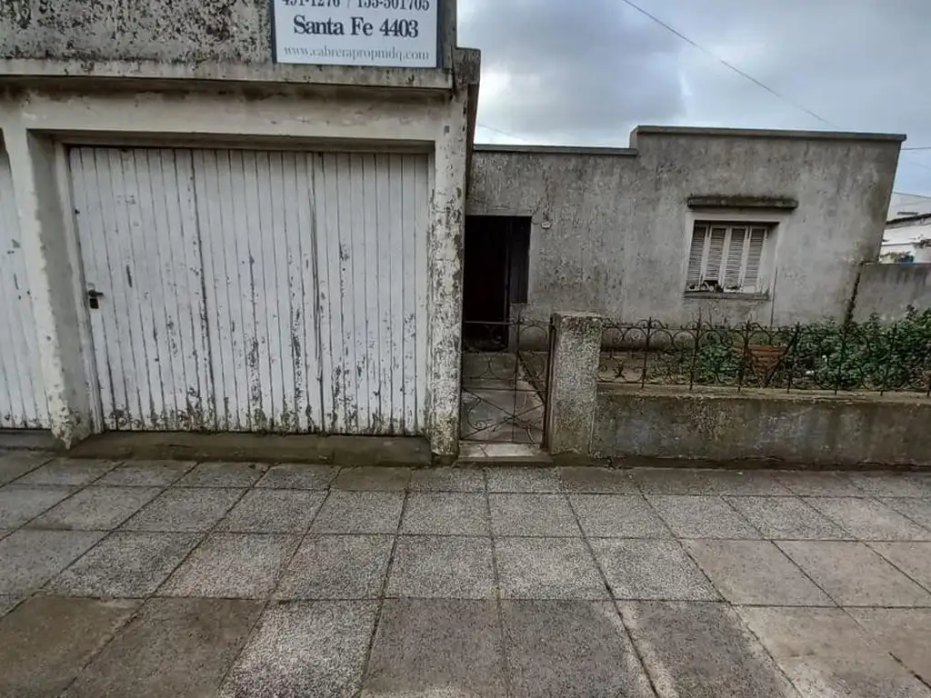 Casa en Oportunidad para desarrollo a valor lote barrio Sarmiento