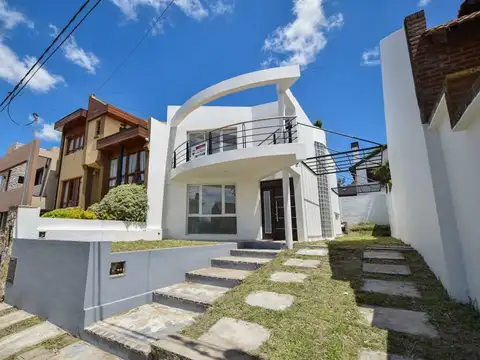 Venta casa a estrenar Balcarce