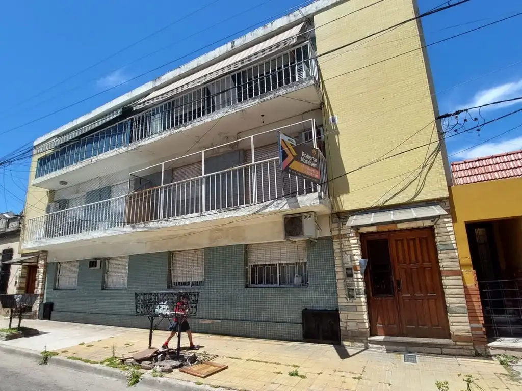 Departamento - Alquiler - Argentina, Lanús - VALPARAISO 800