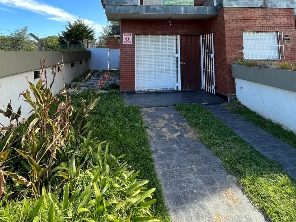 TRIPLEX DE 5 AMBIENTES EN BARRIO SAN CARLOS A 1 CUADRA DEL MAR !