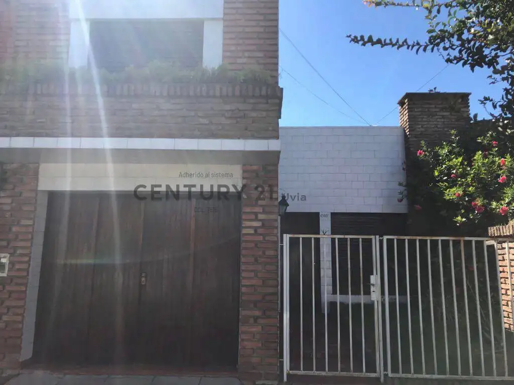 15 entre 165 y 166. Casa en Venta, Berisso.-