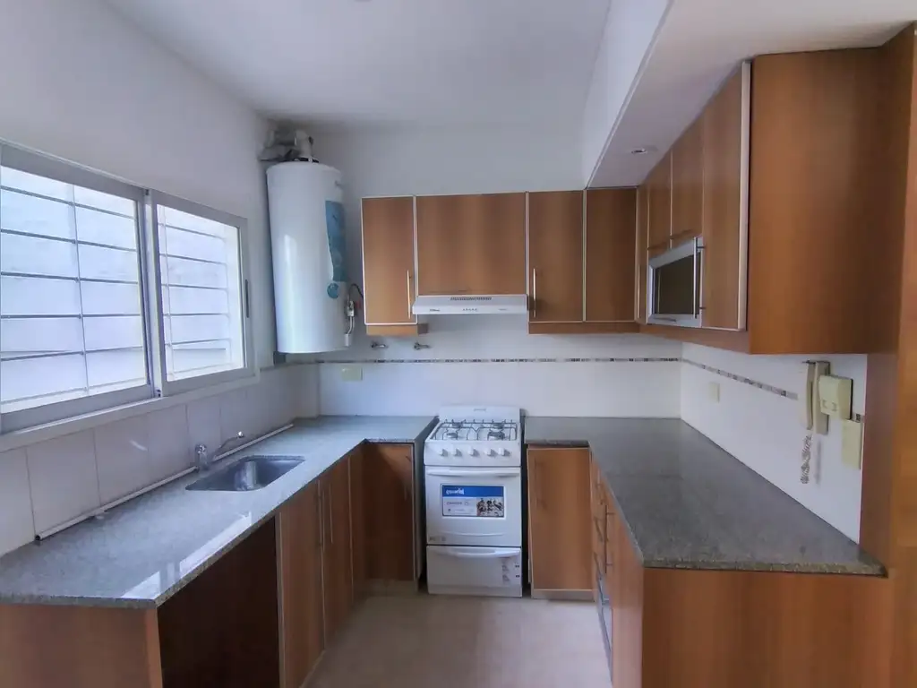 HERMOSO 3 AMBIENTES EN DUPLEX - RENOVADO