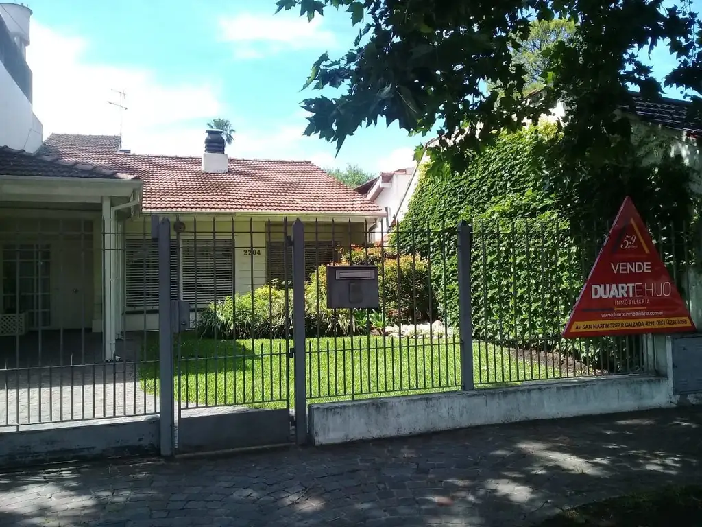 Casa - Venta - Argentina, Almirante Brown - Hipolito Bouchard 2200