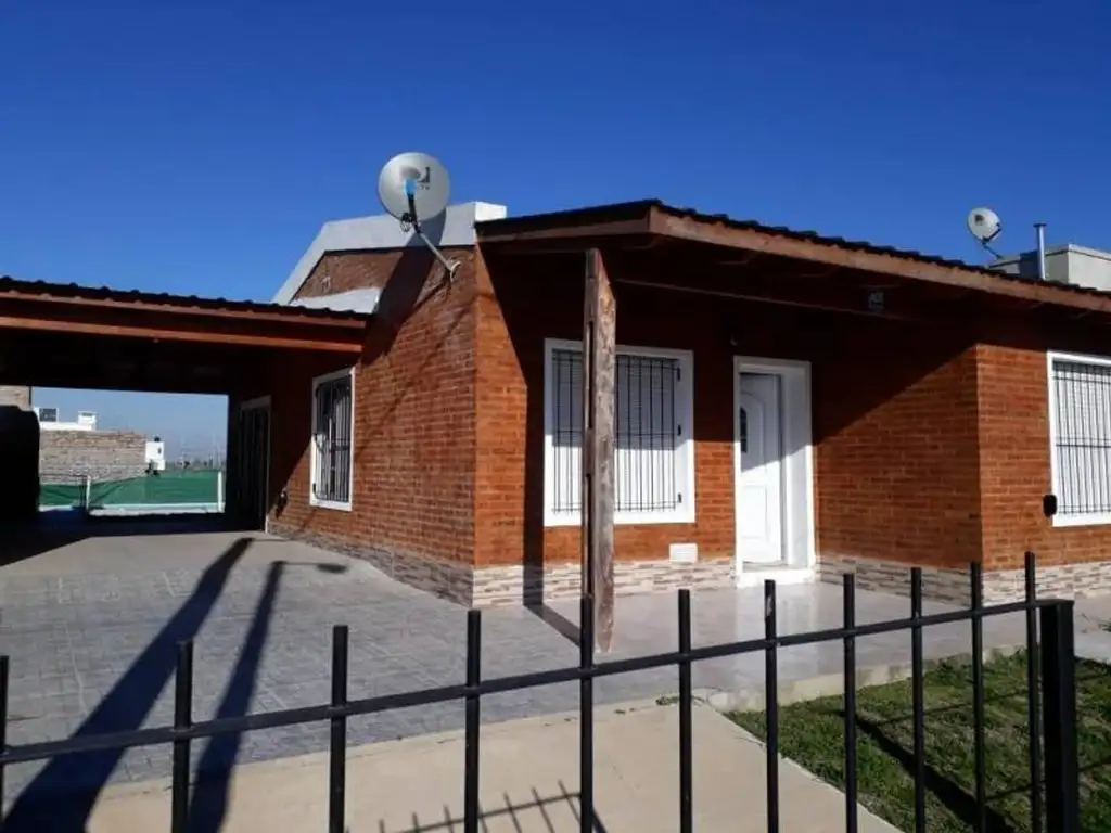 VENTA  CASA  ROLDAN- RIERRA DE SUEÑOS 3- HERMOSA CON PILETA