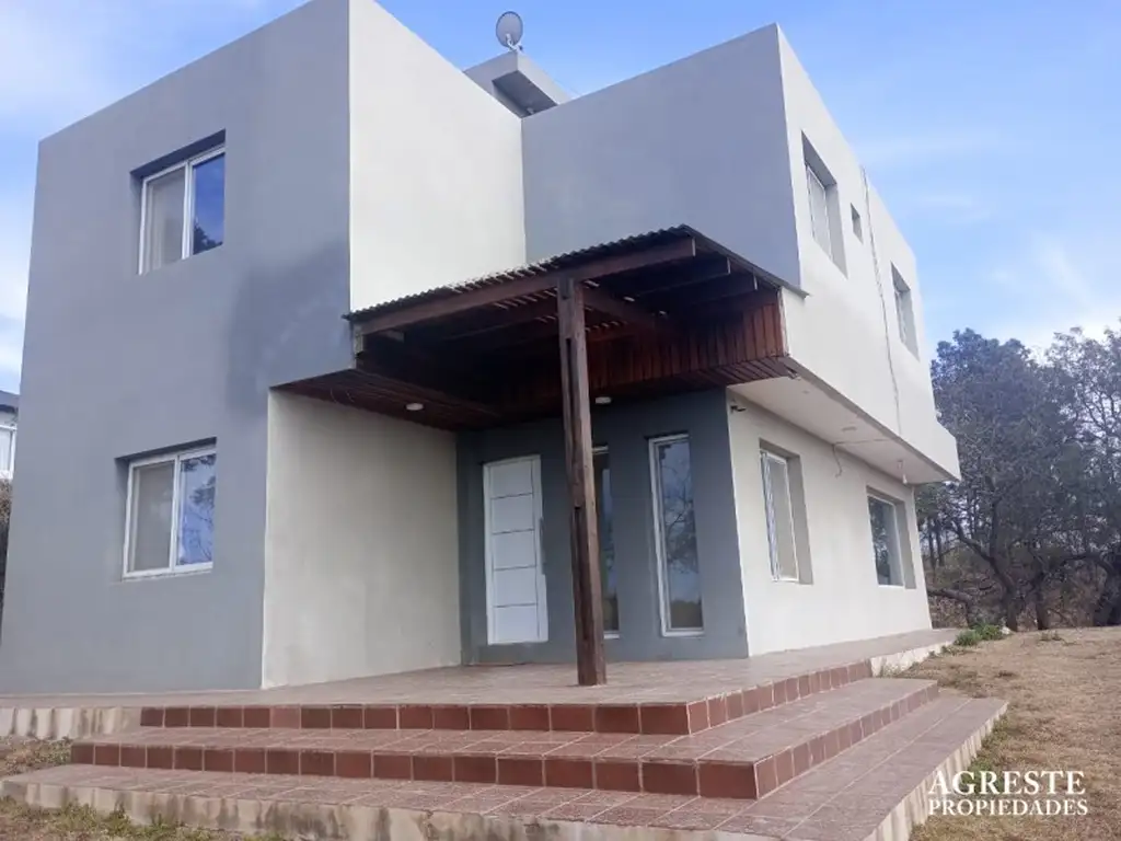 CASA "JEROGI" EN BARRIO CERRADO VILLA DEL CONDOR