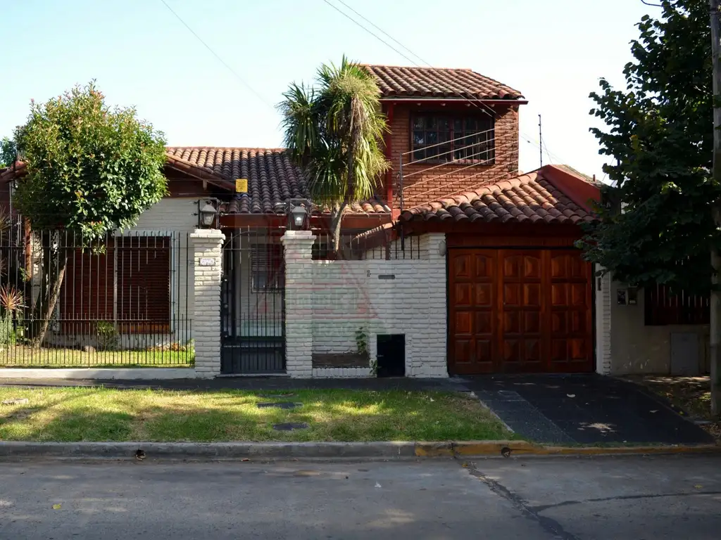 CHALET 4 AMBIENTES, VENTA EN SAN ISIDRO