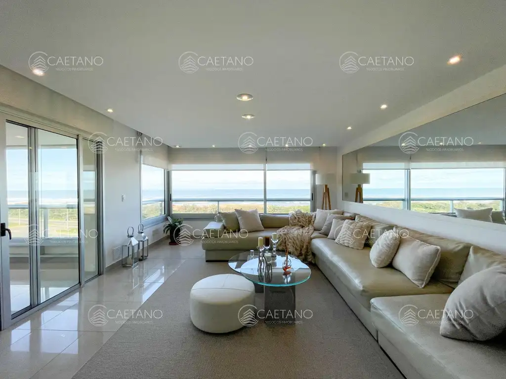 Venta penthouse Playa brava, Punta del Este con vista al mar - 3 dormitorios