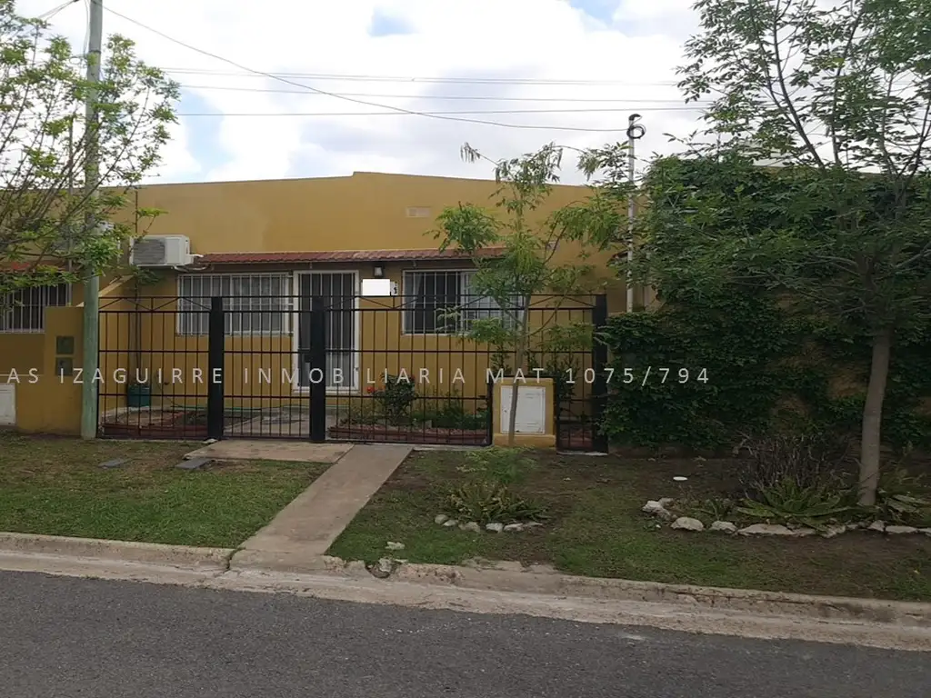 Casa en venta en Oro Verde es esquina