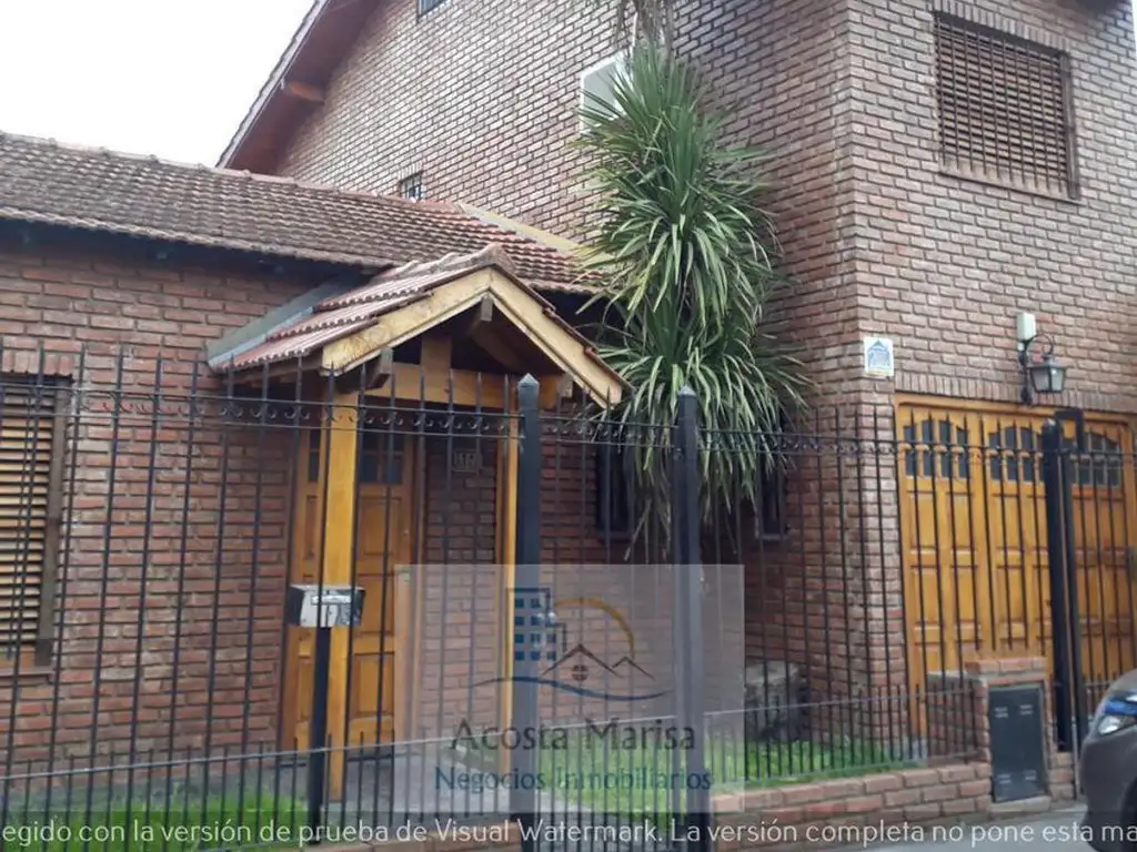 Retasado - Excelente Chalet  2 plantas en Burzaco