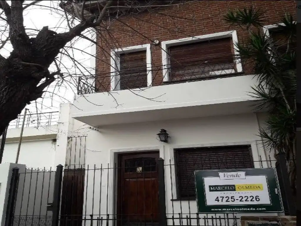 TRIPLEX EN LOTE PROPIO. NO ES P/H.