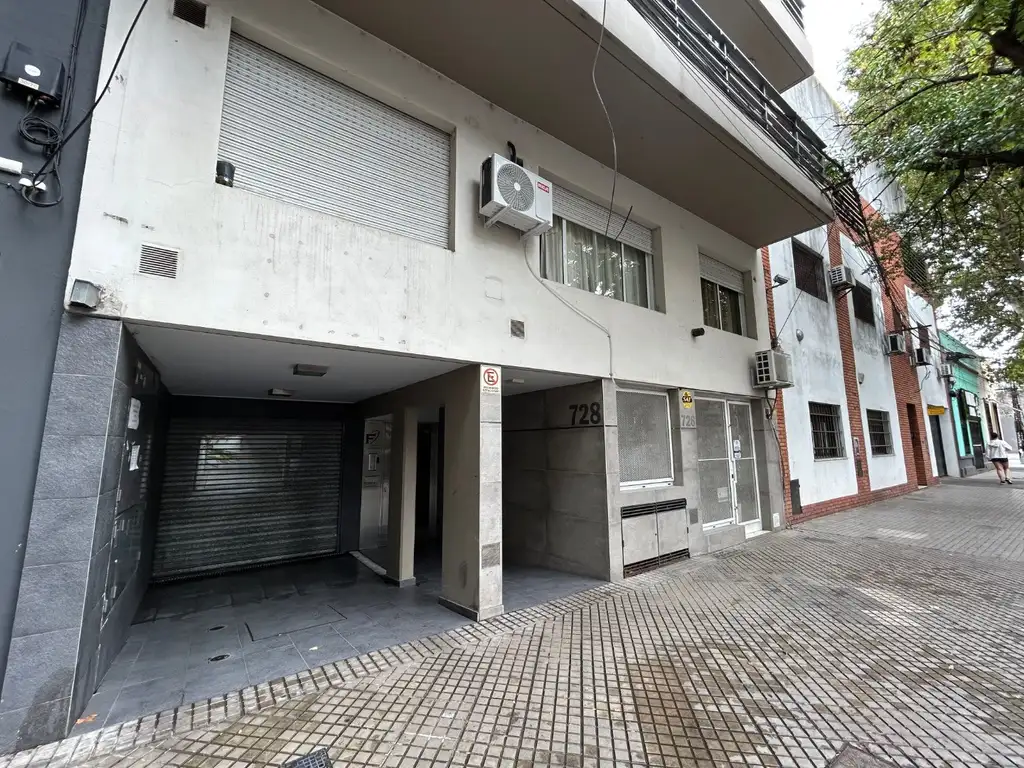 VENTA BARRIO LOURDES SUIPACHA 728 COCHERA PLANTA BAJA