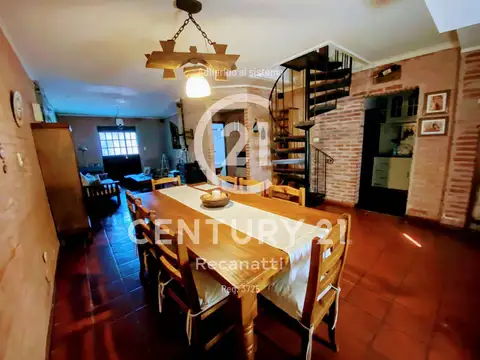 VENTA CASA 4 AMBIENTES BARRIO LA FLORIDA