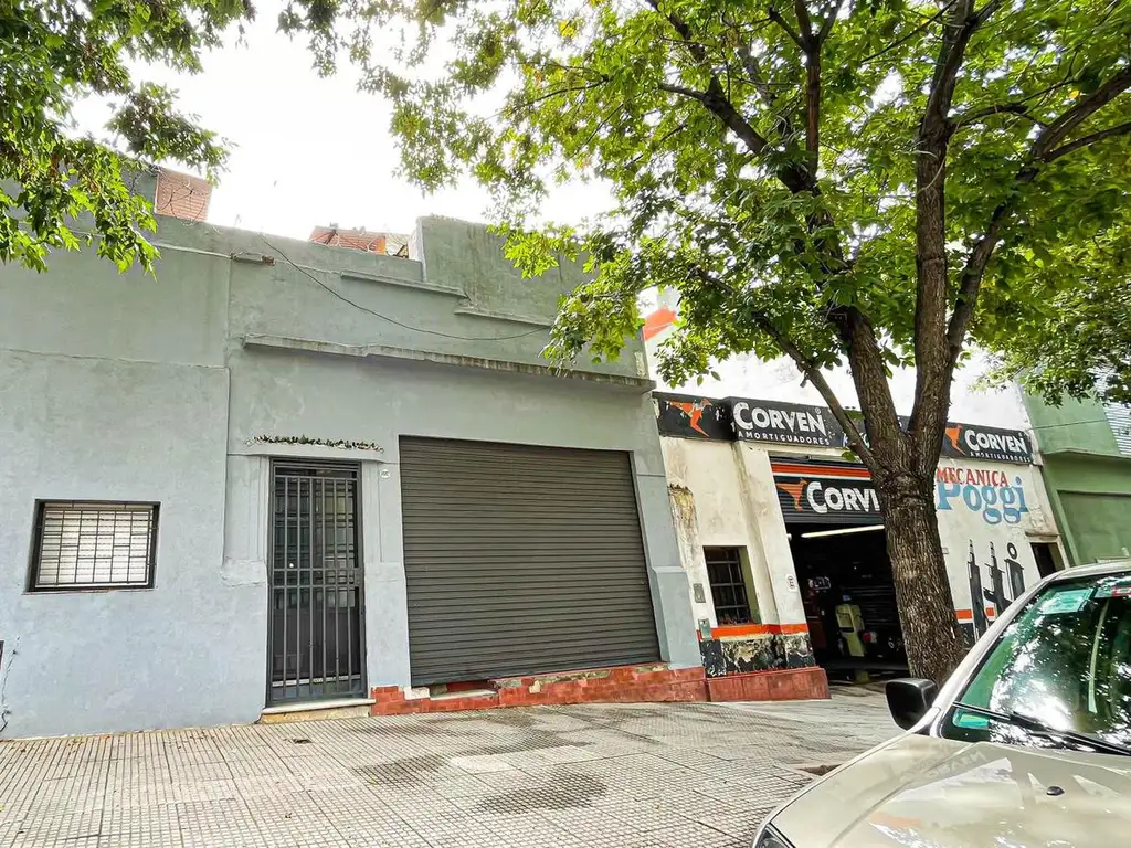 VENTA CASA 4 AMB con LOCAL PARQUE CHACABUCO