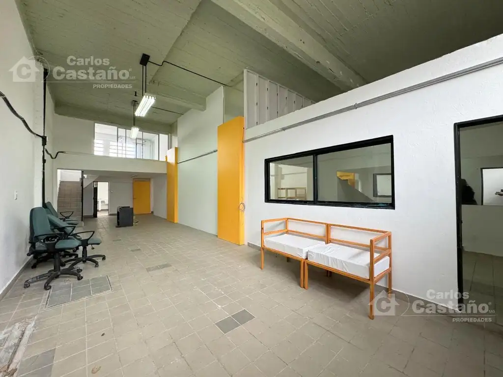 Impecable Galpon/Deposito de 200m2 en Venta