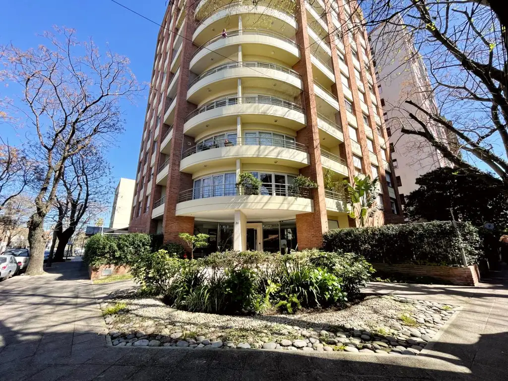 Excelente Departamento en Venta en Acassuso - 4 Ambientes Con Cochera