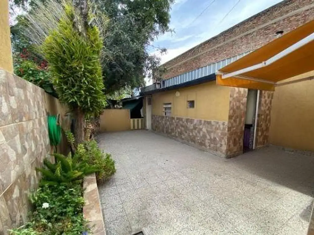 VENTA casa multifamiliar de 4 ambientes en SAN JUSTO CENTRO