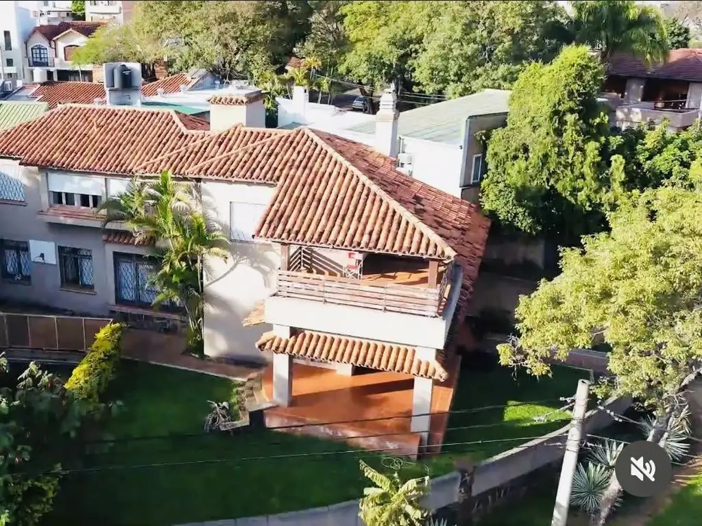 Hermosa casa ubicada en barrio Los Aguacates, Posadas