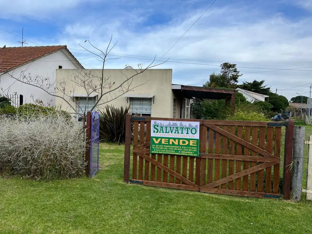 CASA DE 3 AMBIENTES CON LOTE PROPIO EXCELENTE ESTADO MODERNA