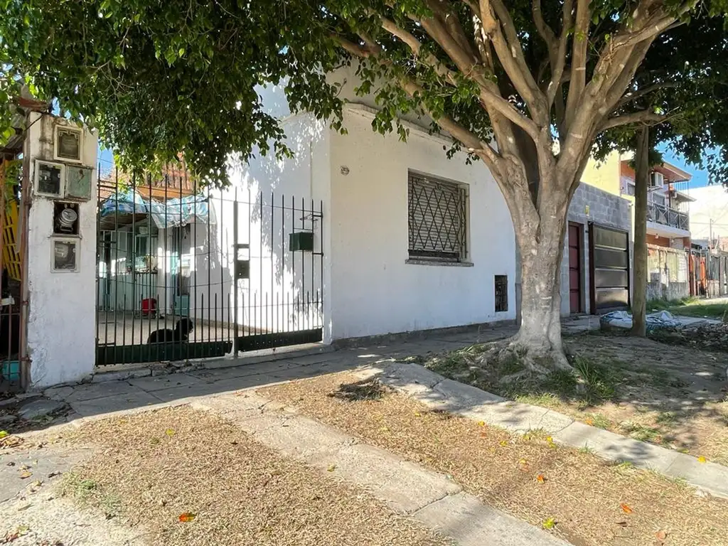 VENTA CASA DE 4AMB.COCHERA.PARRILLA.TERRAZA 263M2.