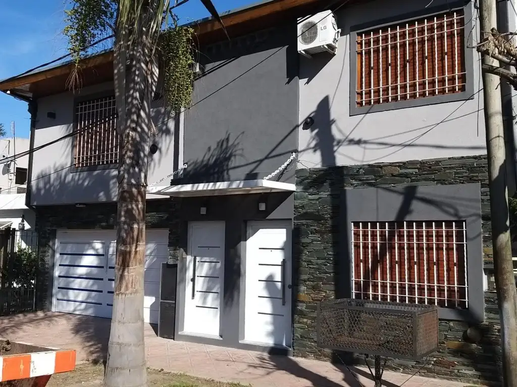 Casa Y Depto. en Venta, Apto Crédito, en Merlo.