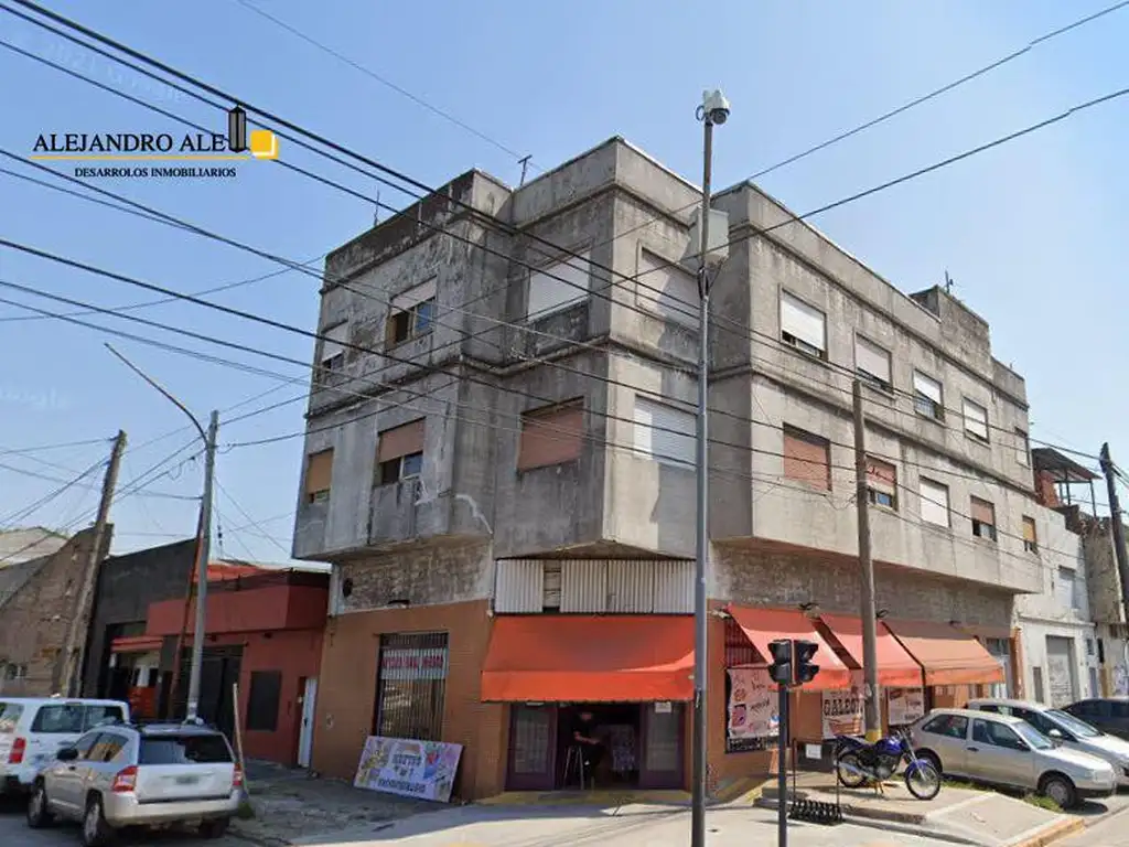 Edificio Comercial en plena Avenida Balbin