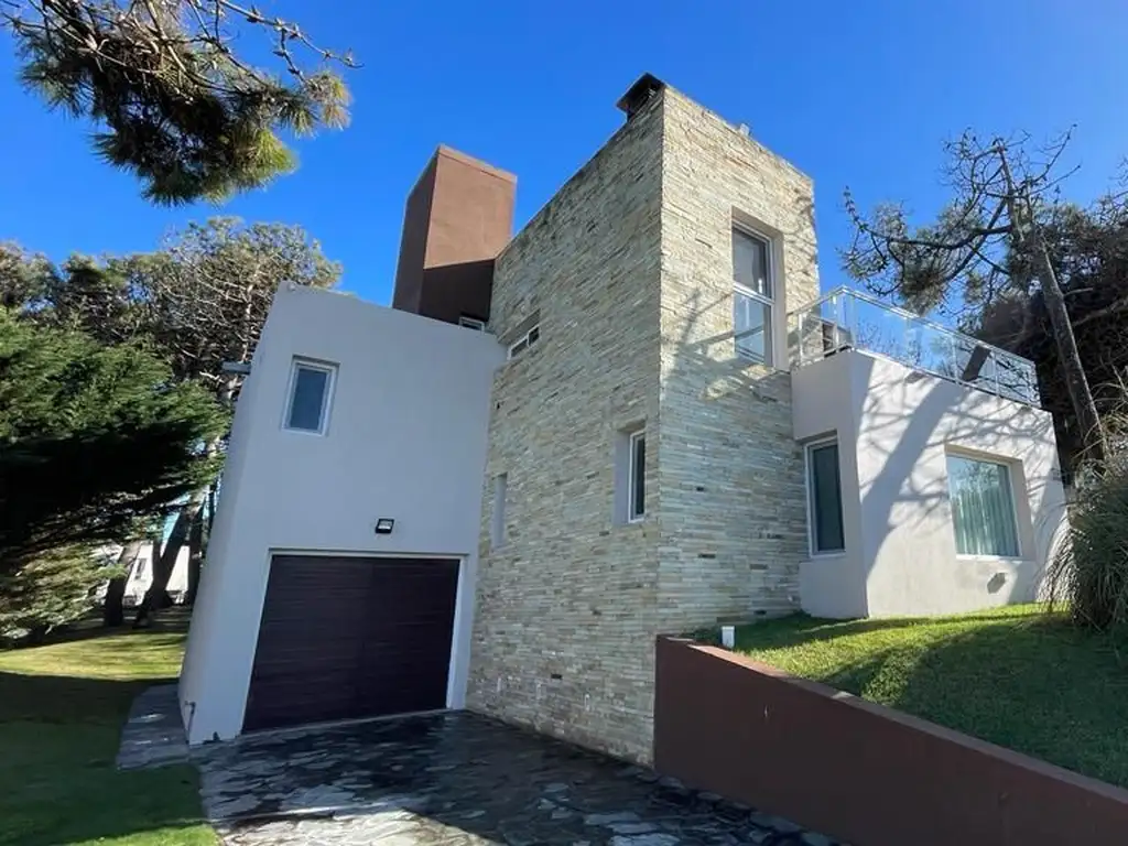 Casa en alquiler vista al mar