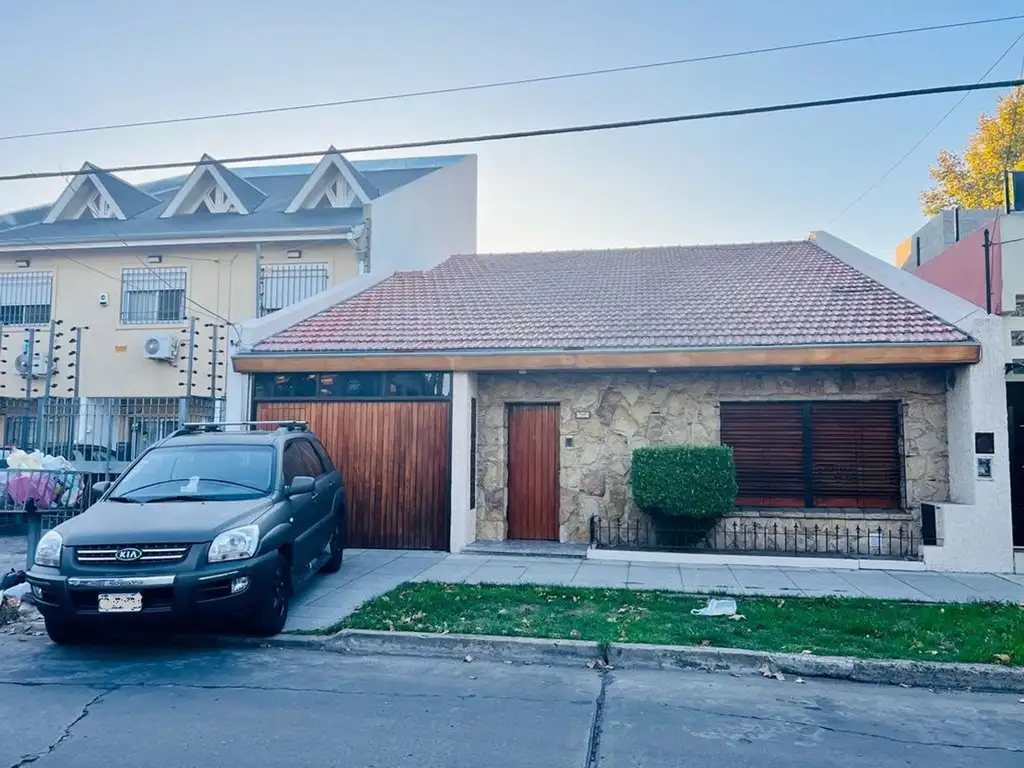 CASA VENTA VILLA BALLESTER 7 AMB PILETA  PERMUTA