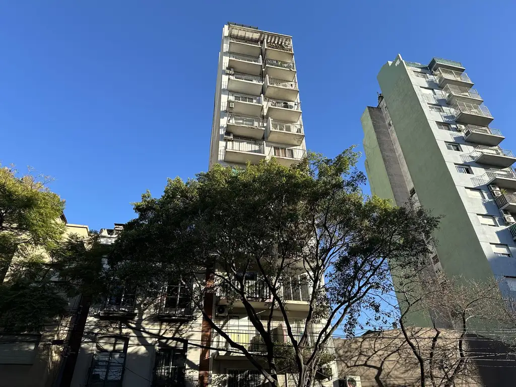 Av. San Juan al 1300  Departamento 2 ambientes en Venta en Constitución