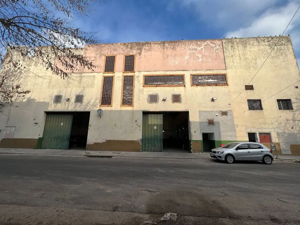 GALPON EN VENTA BARRACAS 1500M2 MIXTURA E3