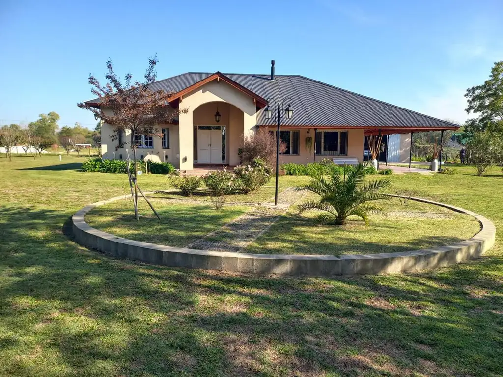 Excelente casa quinta a la venta en Mercedes