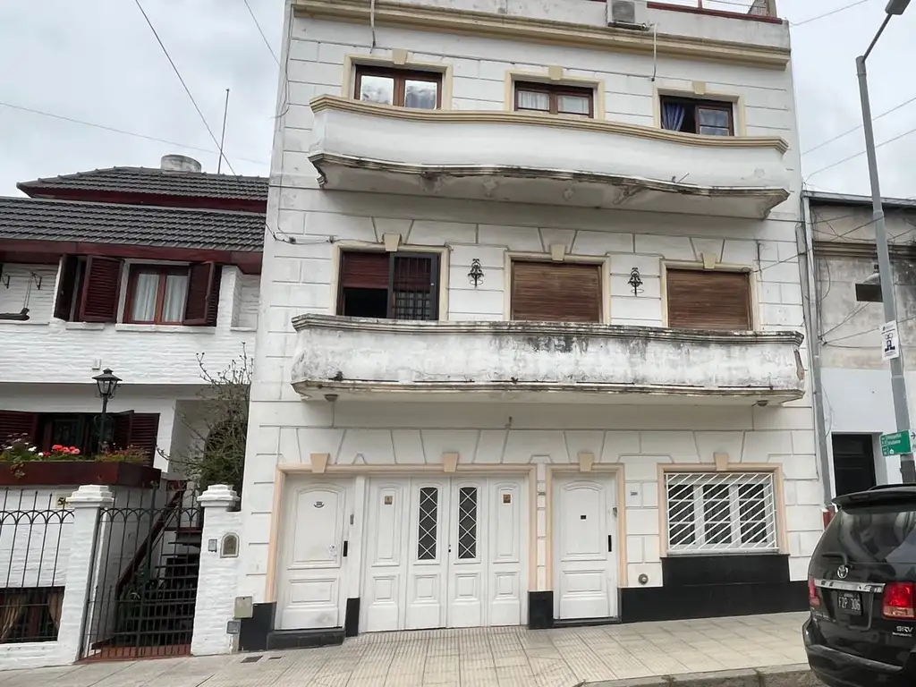 Venta PH 5 ambientes zona Boedo, con Balcon, Patio