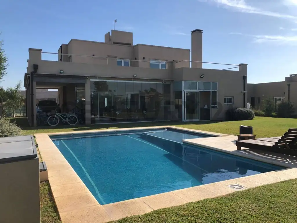 CASA EN ALQUILER TEMPORAL BARRIO SANTA RITA -  SAN VICENTE