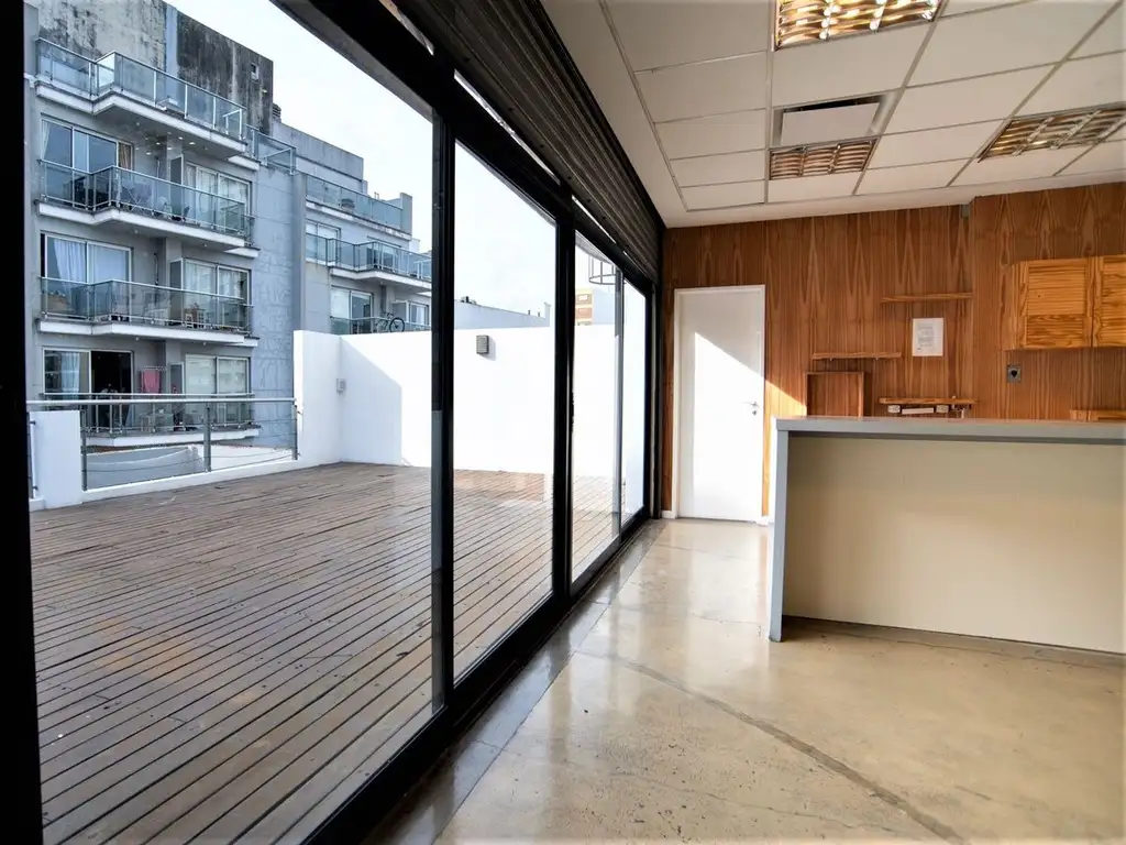 VENTA OFICINAS EN BLOCK ABASTO. 1.250 M2 - TERRAZA