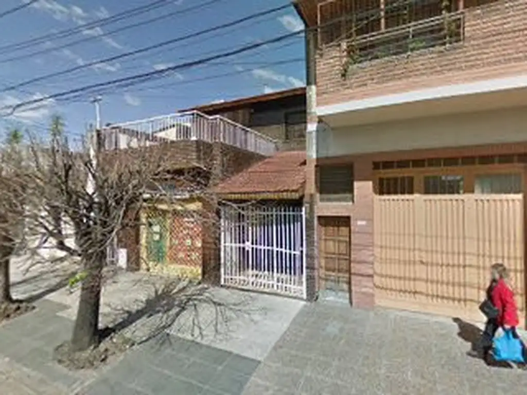 EN VENTA DEPARTAMENTO CON 2 DORMITORIOS CON PISOS DE PARQUET, CUENTA CON BALCON - FICHA 5429