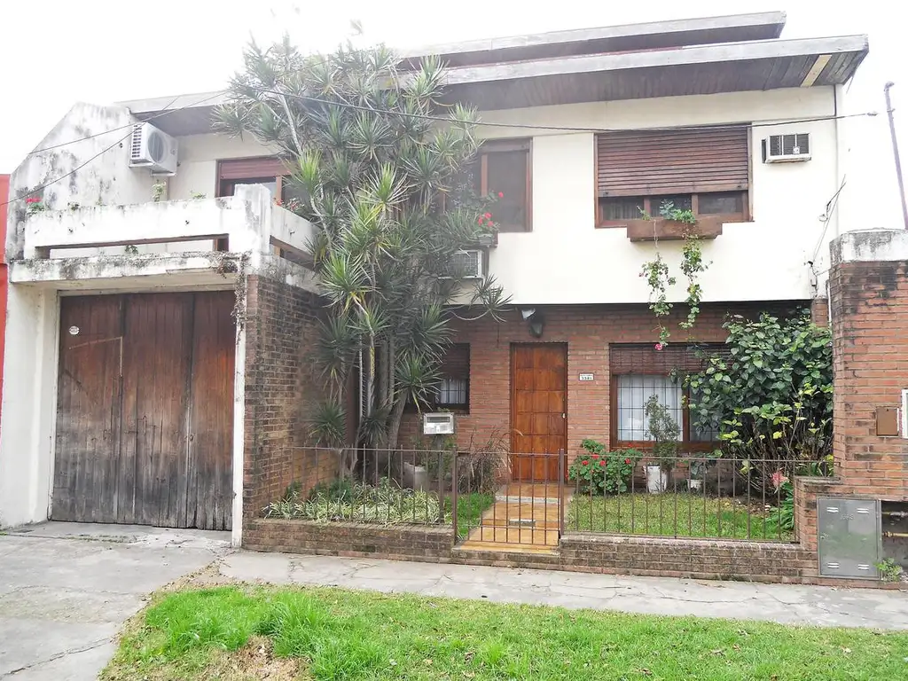 VENTA CASA 7 AMBIENTES EN MUNRO - Foto 0